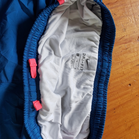 Nike Shorts - Picture 2 of 3